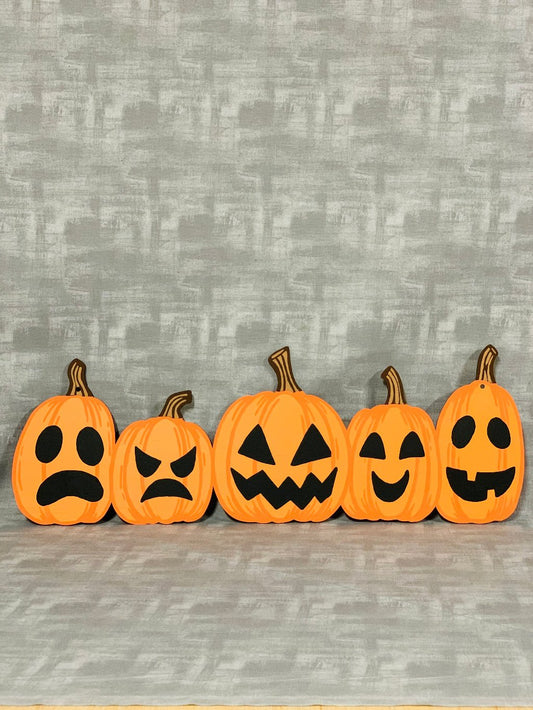 Five Pumpkin Halloween Leaner